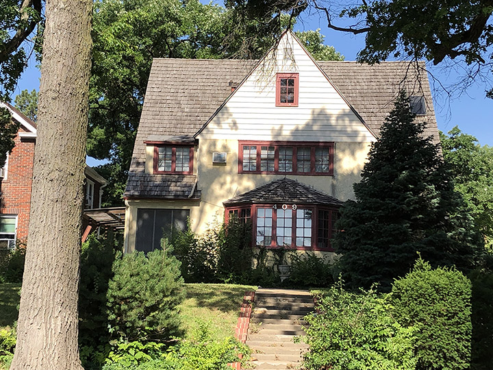 409 N 17th St. in Manhattan, where Gloria Vanderbilt-DiCicco lived for a few months in 1942